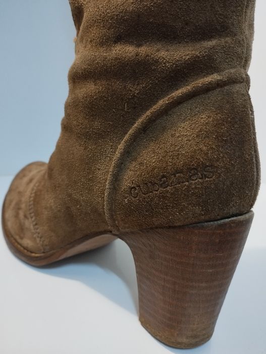 Botas da marca Cubanas em pele.