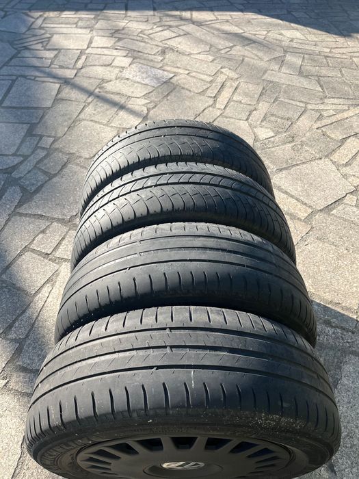 4 jantes de ferro c/pneus + tampões originais VW