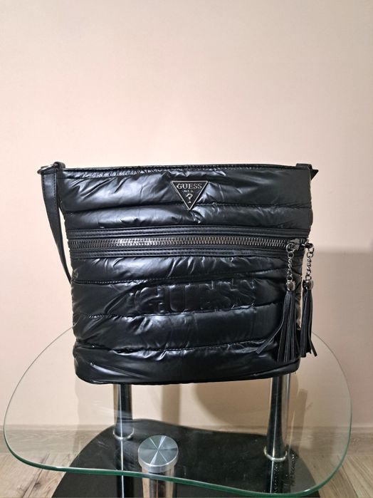 Torebka Guess pikowana