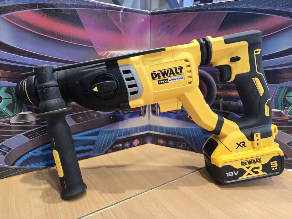 Młotowiertarka akumulatorowa Dewalt DCH263 + AKU 5.0AH
