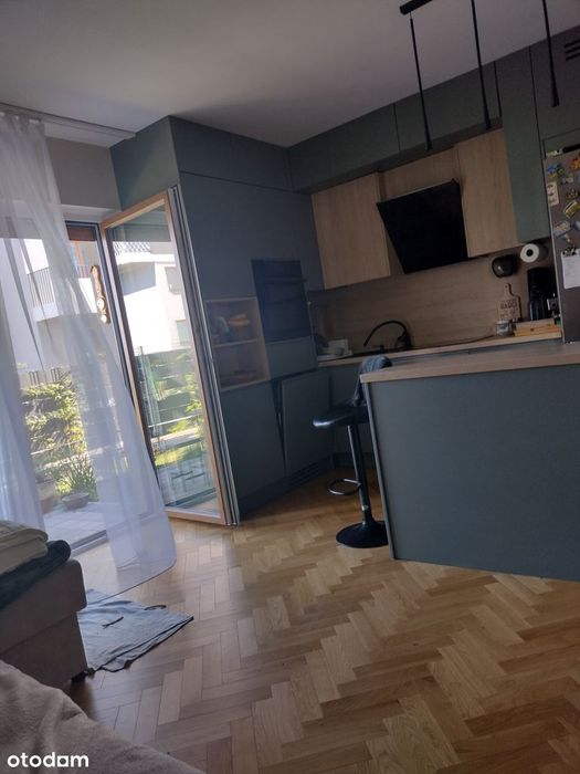 Przestronne mieszkanie z ogródkiem i tarasem
Bez pośredników
