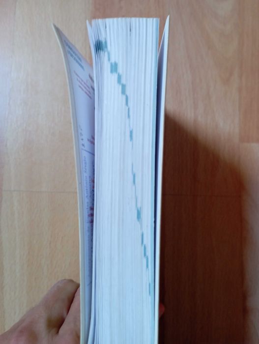 2 dicionários de Língua Portuguesa