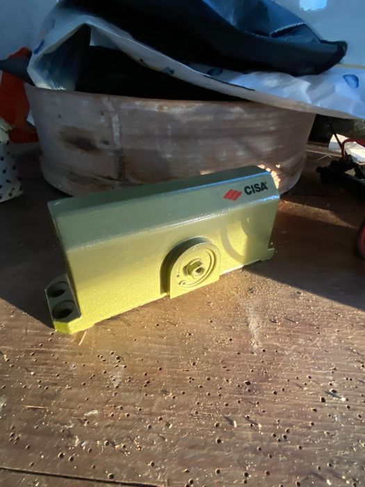 Mola hidráulica para porta CISA