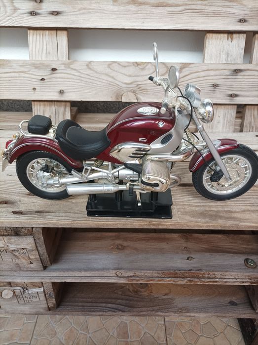 Maquete 1/? de Moto BMW anos 90 ao pormenor á