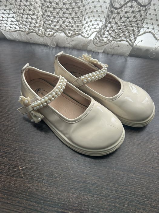 Туфлі на дівчинку