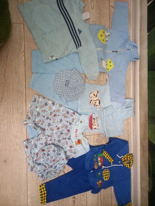 Подарую дитячі речі.