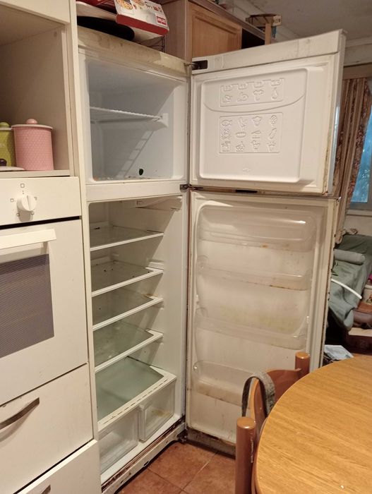 Frigorífico Hotpoint para peças(funciona bem e sem qualquer problema)