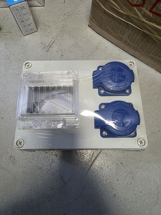 Rozdzielnica budowlana 2x250v