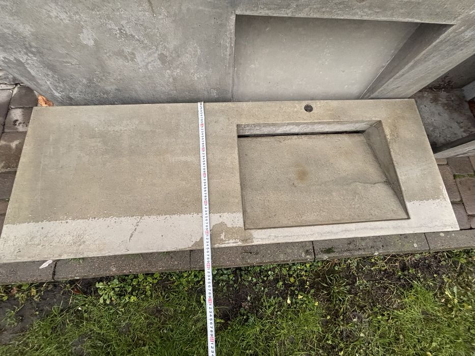 Мойка виготовлена  із бетона на  подвірья