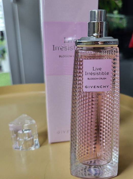 Givenchy Live Irresistible Blossom Crush