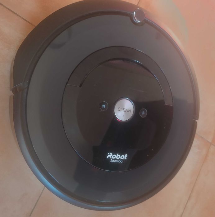 Aspirador Robô IROBOT Roomba e5