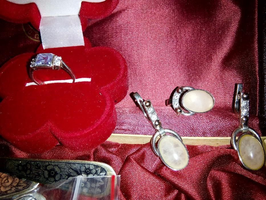 Продам серебрянный набор с натуральным агатом. 925 проба