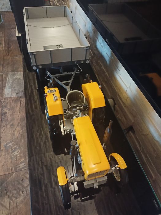 Traktor Ursus C-330 DeAgostini