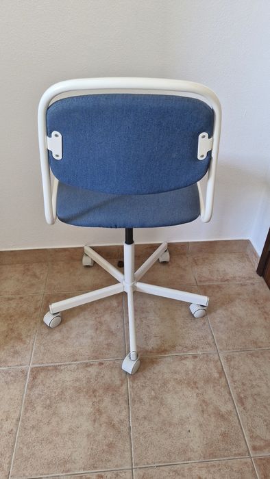 Cadeira de Quarto - Azul e Branca - IKEA