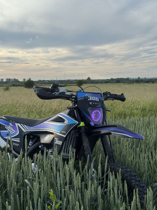 Продам кові макс 300 терміново!