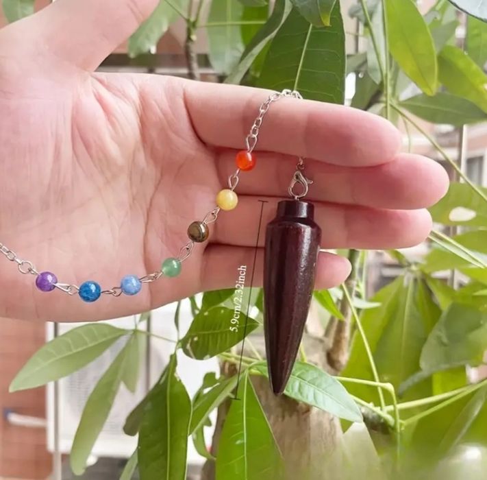 Pendulo de madeira com 7 chakras para radiestesia espiritualidade
