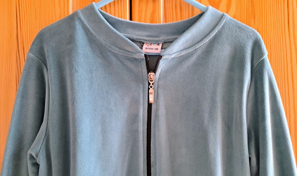Bluza welur piesek York rozpinana 146 cm
