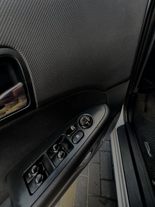 Hyundai i30………..