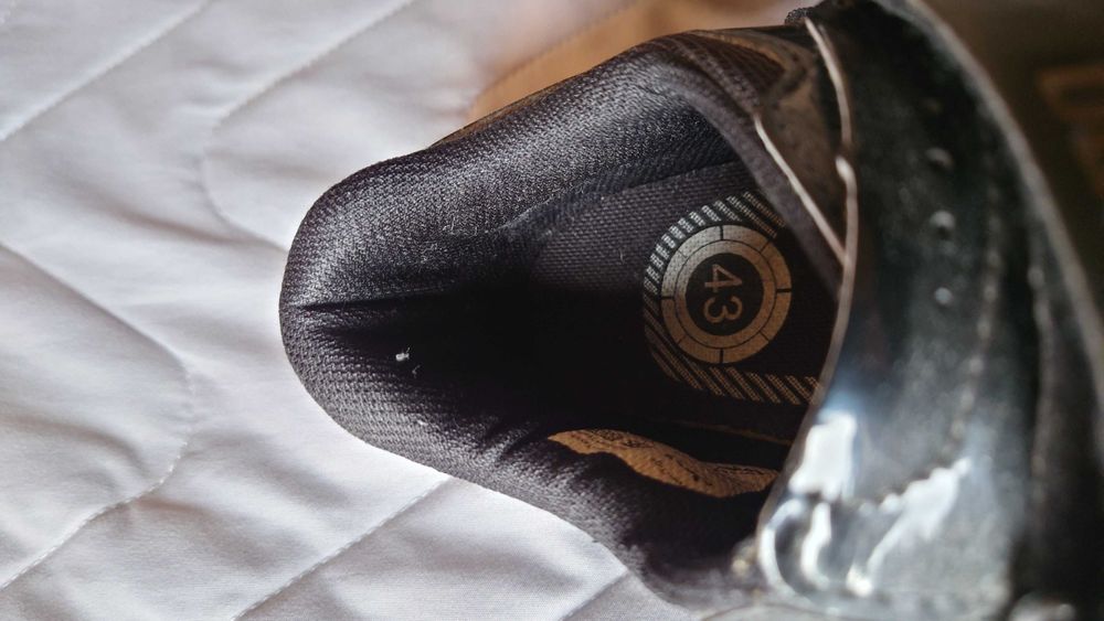 Buty szosowe Shimano R065