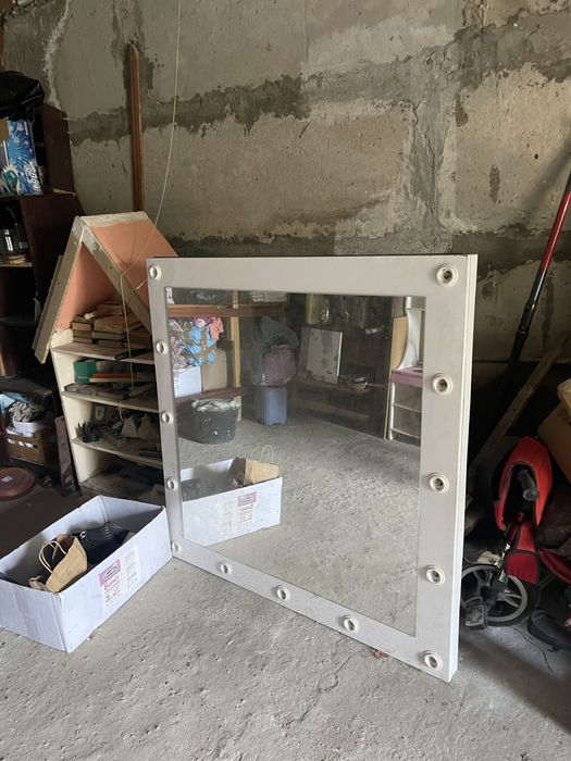 Продам дзеркало візажне велике