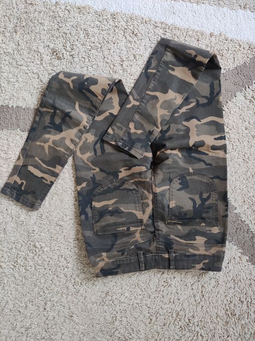 Spodnie moro, Clockhouse