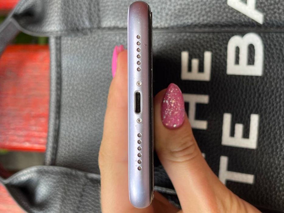 Продам iPhone 11 purple