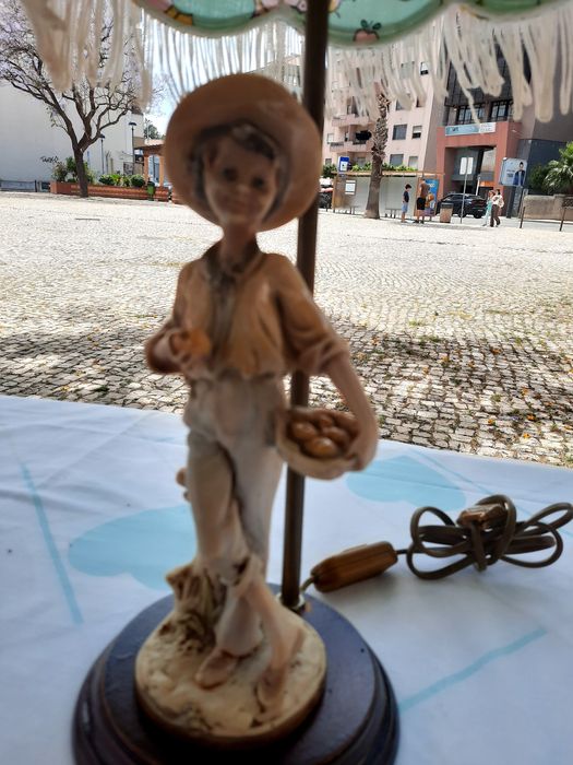 Candeeiro vintage em marfinite
