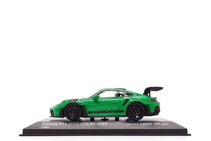 Minichamps 1:43 porsche 911 (992) GT3 RS ano 2023