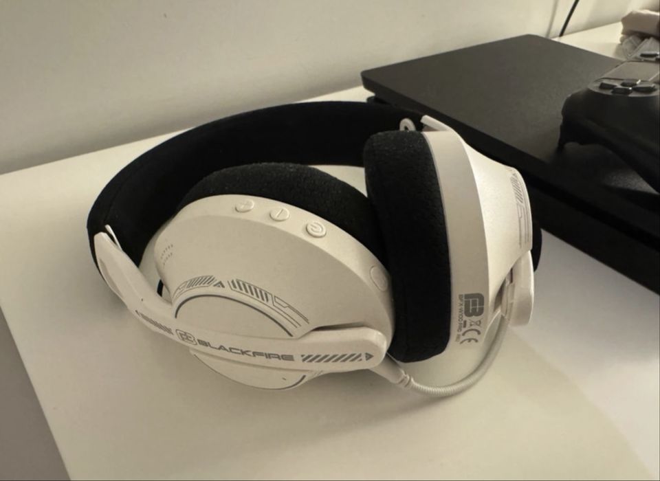 Playstation4 + Comando + Headset