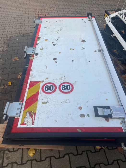 drzwi do kontenera chłodni