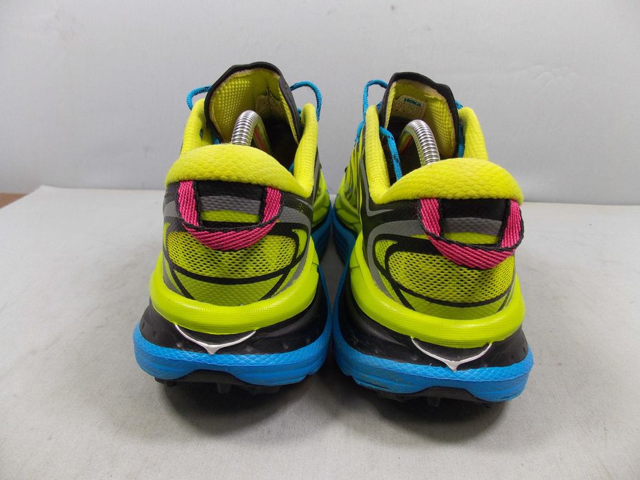 hoka one one speedgoat