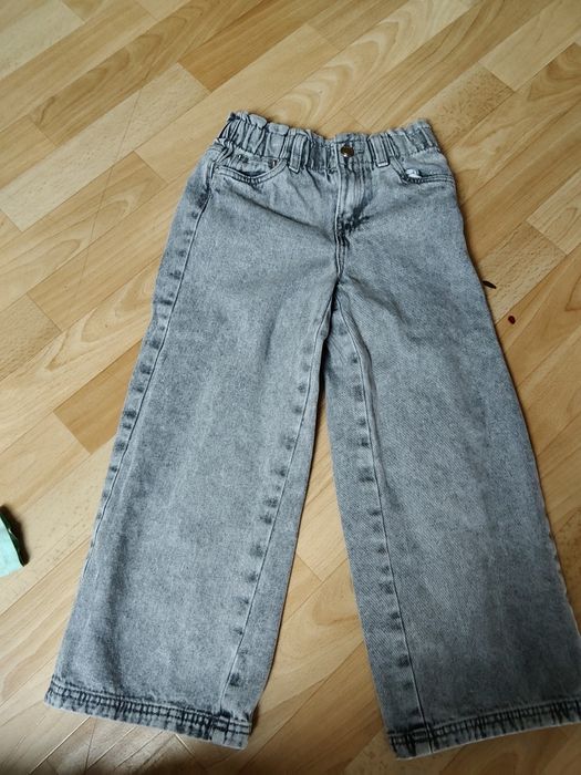 Ubrania dla dziewczynki 122