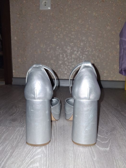 Жіночі туфлі. 25 см. PRIMARK
