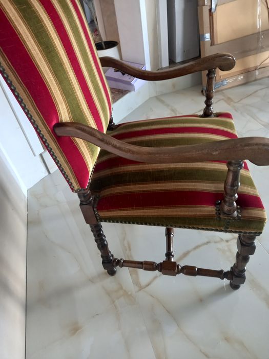 Stylowy Antyczny Fotel Tron