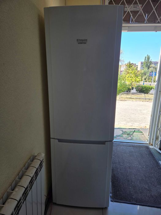 Холодильник Hotpoint-Atiston