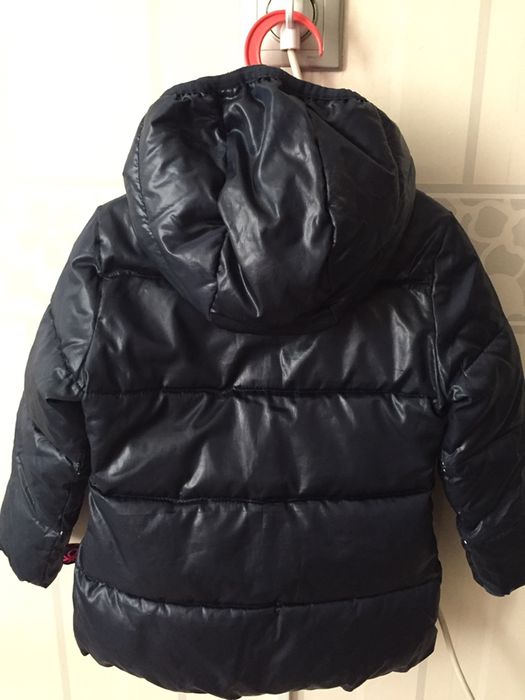 Пуховик для девочки Benetton на 3-4 года