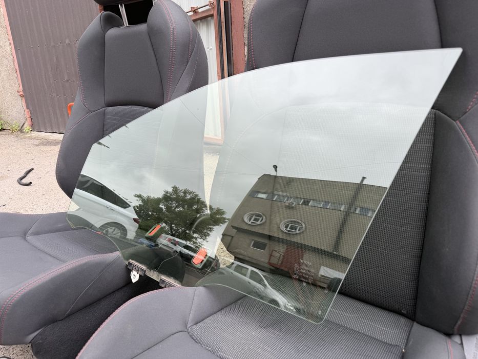 Toyota RAV4 50 2019 - 2026 року Скло двері переднє ліве переднє праве заднє ліве заднє праве, форточка бу оригінал, в ідеальному стані. РОЗБОРКА