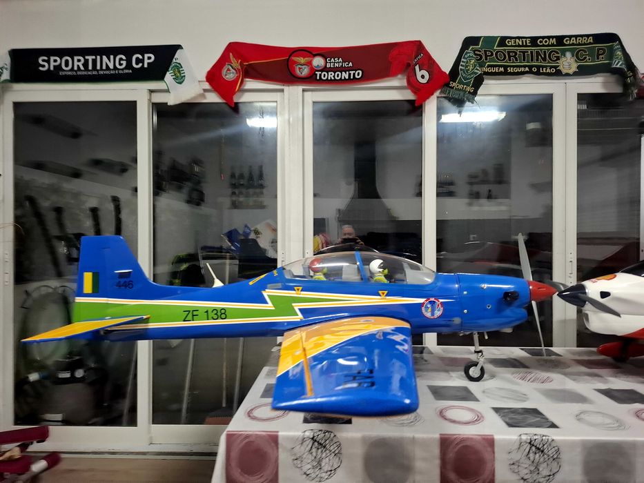 Vendo avião Tucano rc