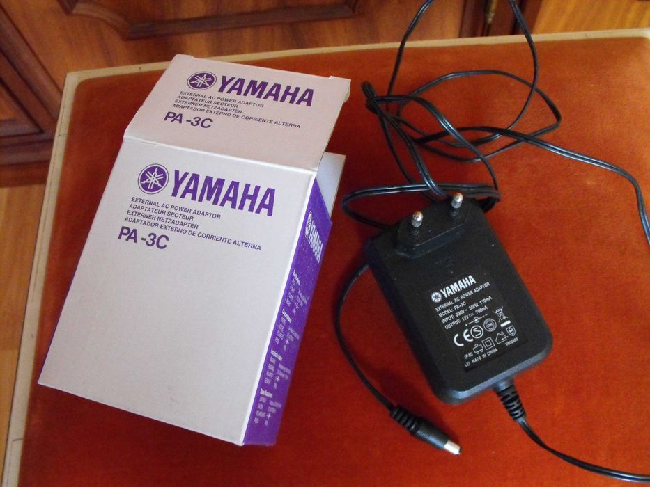 Órgão YAMAHA YPT-200/PSR-E203