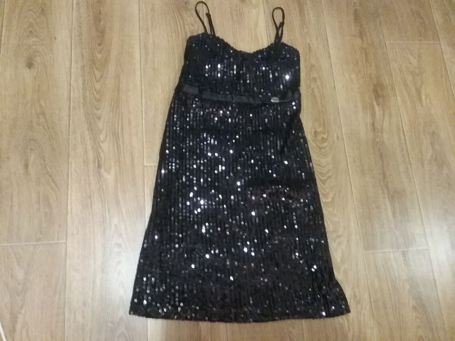 Сукні для жінок,дівчат.