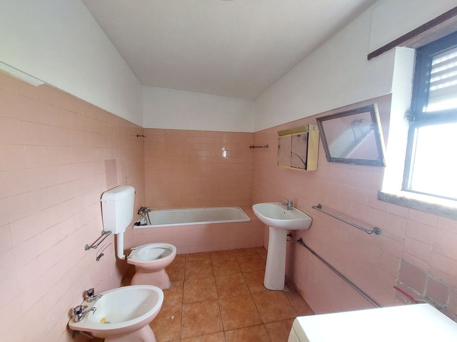 Aluga-se T1 em Moradia