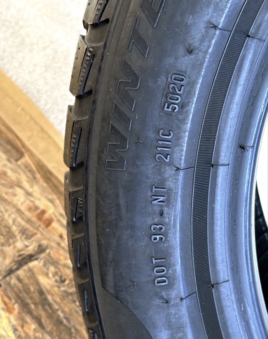 Автошини колеса резина 205/50 R17 Pirelli Sottozero 2020 рік всесезонні
