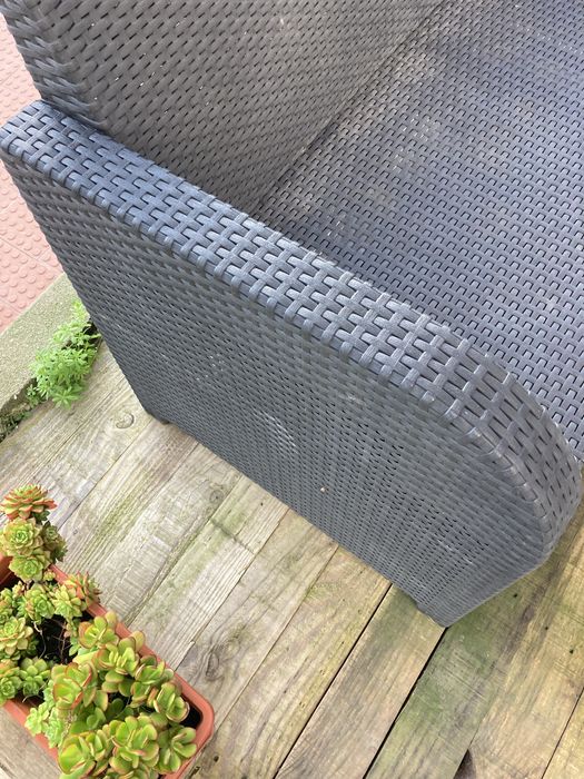 Conjunto jardim (banco grande + 2 pequenos + 1 caixa com mini colchões