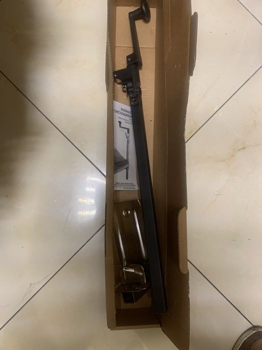 Открывалка консервных банок промышленная