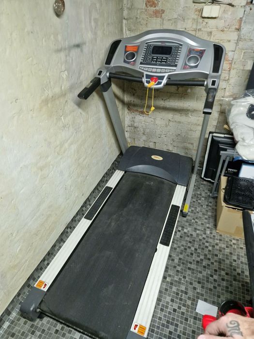 Bieżnia używana, bieganie, sprzęt