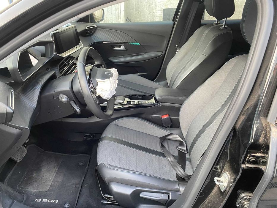 Salvado Peugeot 208 II eletric 136cv | 54.268Km | 2022