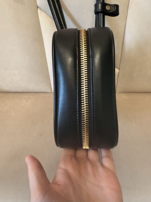 Сумка чорна шкіряна Miu Miu