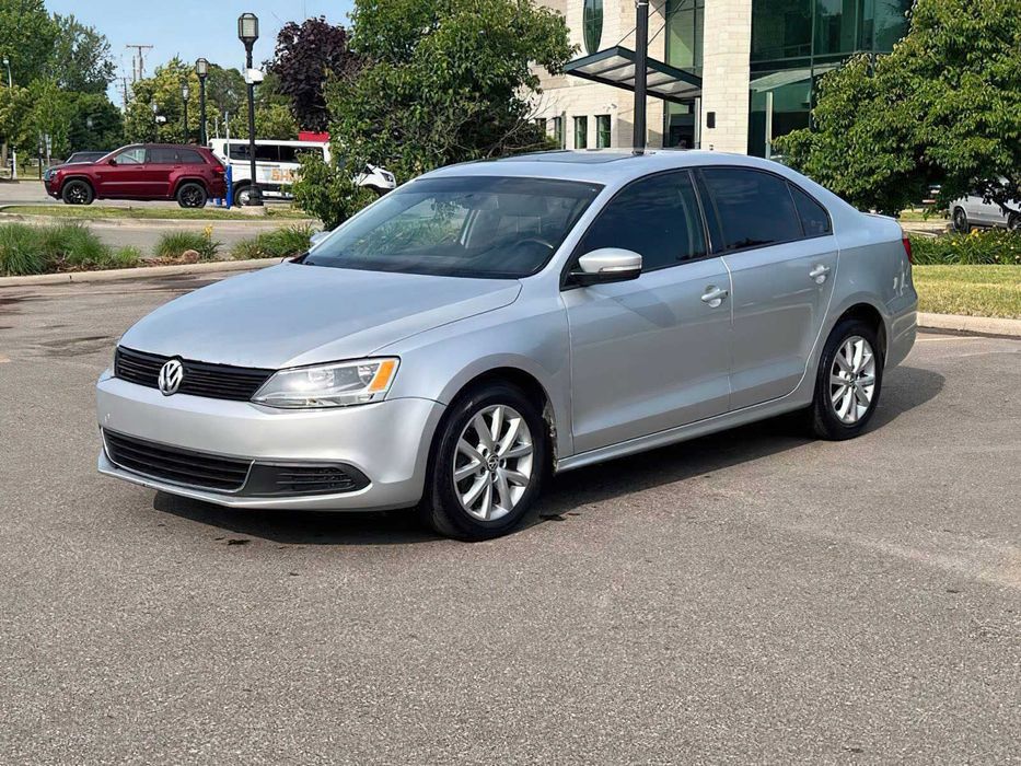 Volkswagen Jetta SE      2013