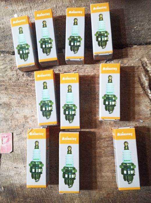 Продам свічки зажигания до бензо-інструменту