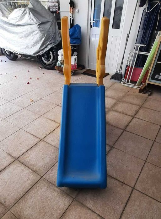 Escorrega de criança